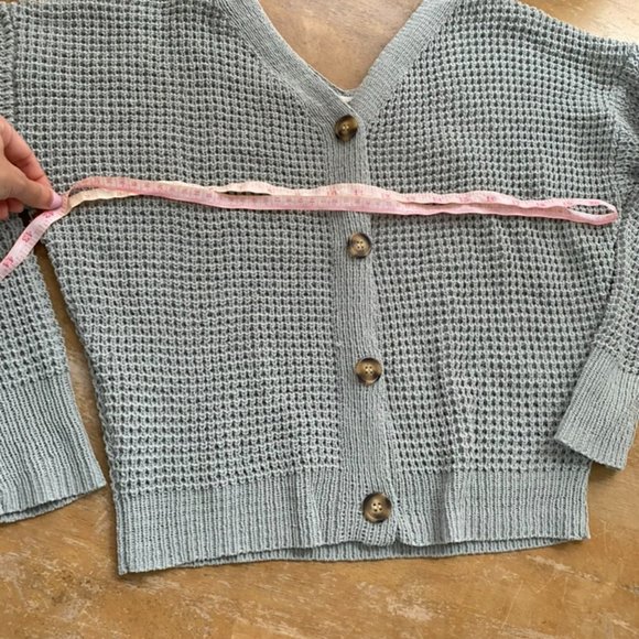 Moon & Madison Sage Green Cardigan Size Medium - Picture 9 of 10